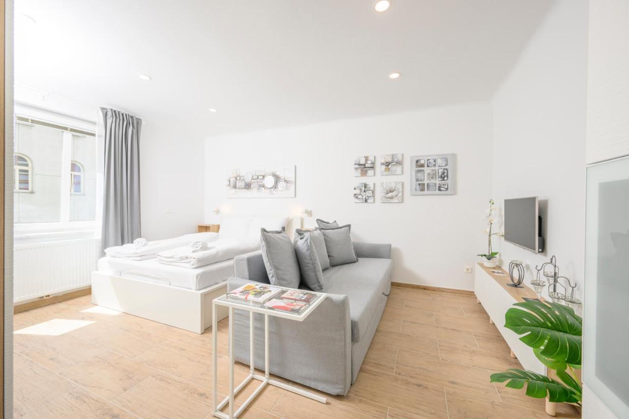 Hideaway Favoriten Wina Bagian luar foto