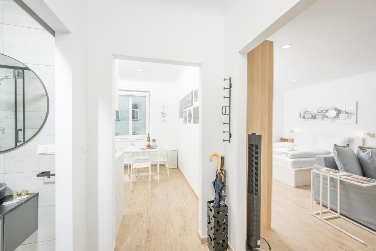 Hideaway Favoriten Wina Bagian luar foto