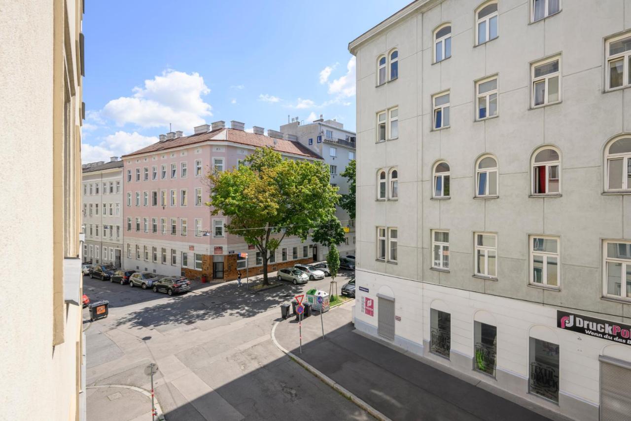 Hideaway Favoriten Wina Bagian luar foto