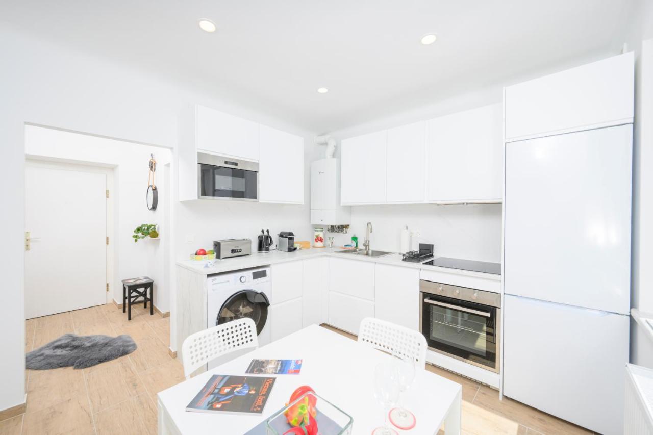 Hideaway Favoriten Wina Bagian luar foto
